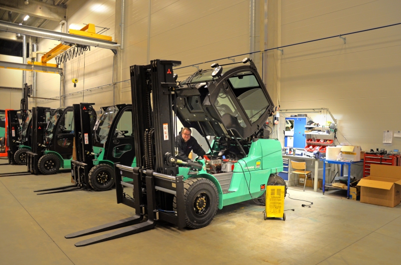 carrosserie-ST PAUL EN FORET-min_work-transport-repair-vehicle-hall-industry-880244-pxhere.com